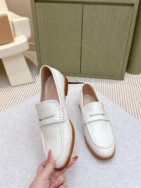 2025112812728764 310